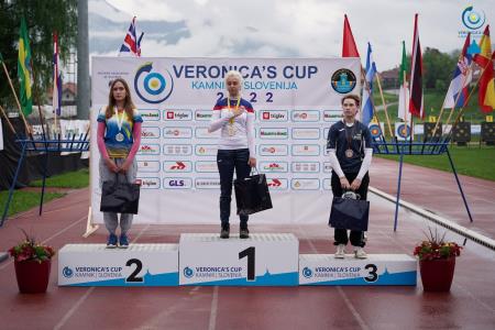 Metka Obljubek – 3. mesto ukrivljeni lok kadetinje